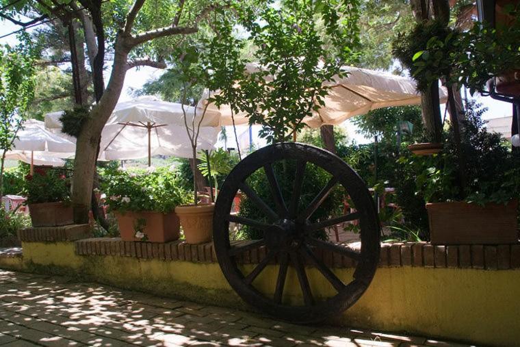 Hotel Ristorante Solari Briatico Exterior foto