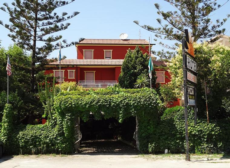 Hotel Ristorante Solari Briatico Exterior foto
