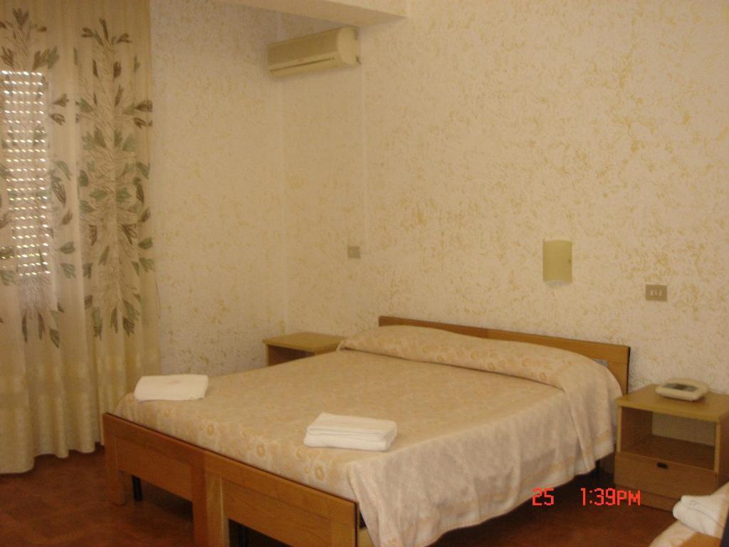 Hotel Ristorante Solari Briatico Habitación foto
