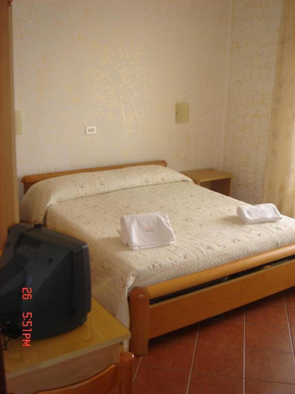 Hotel Ristorante Solari Briatico Habitación foto