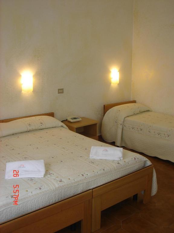 Hotel Ristorante Solari Briatico Habitación foto